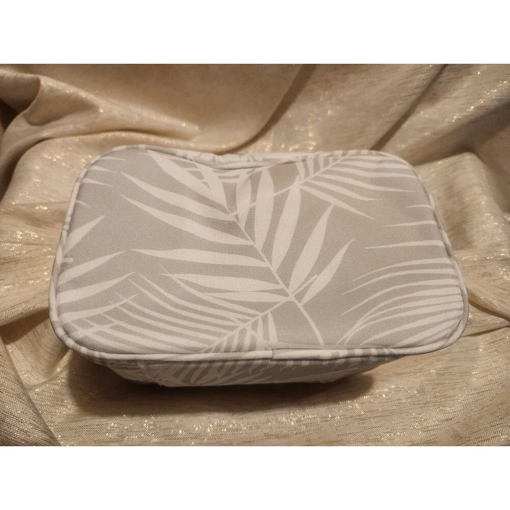 Hurley Cosmetic Toiletry Travel Bag Silver Lining Case4A7282-X74 NWT